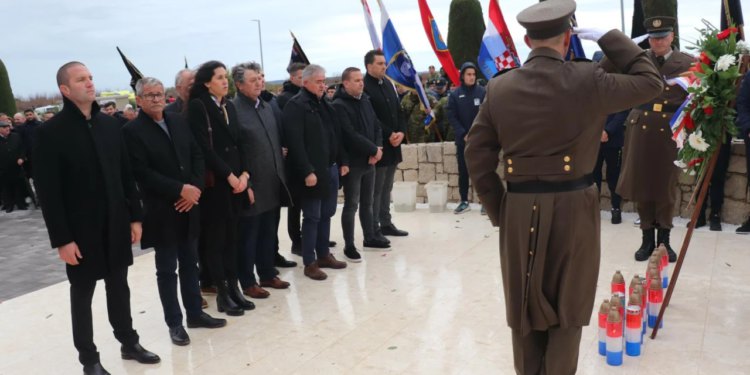 Virani u Škabrnji povodom Dana sjećanja na žrtve Domovinskog rata i Dana sjećanja na žrtvu Vukovara i Škabrnje