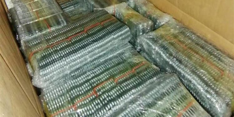 Vozač iz Srbije hitno završio u pritvoru, uhvatili ga na granici: Imao ih je 180.000 komada