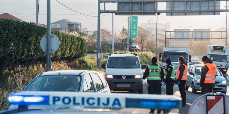 Vozač u Splitu upravljao bez dozvole i odbio test na drogu