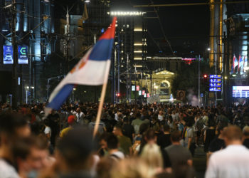 Vučić pere ruke od skandala: Puno je nezadovoljnih, a odgovor je smiješan
