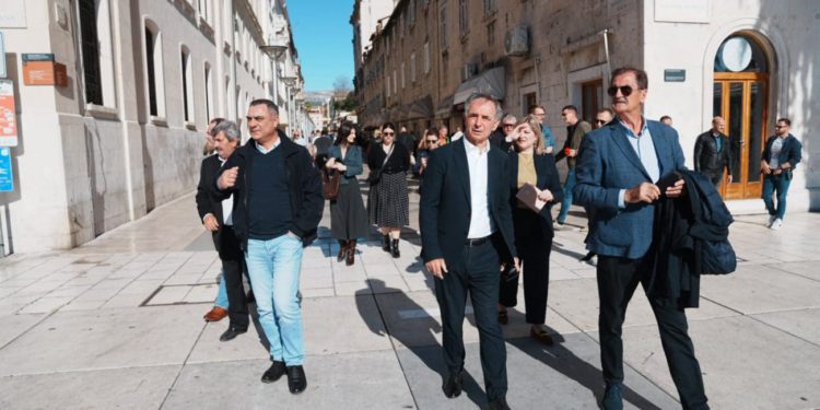 Vukobratović: “Ti su ljudi građanima onemogućili kretanje, a posjetitelji su morali pregovarati o svojoj sigurnosti”