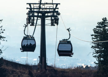 Za Zagreb upaljen meteoalarm, ni žičara ne vozi: ‘Zbog jakih udara vjetra’