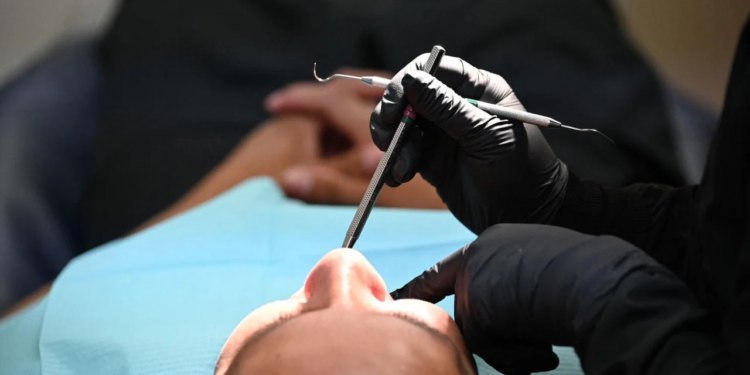 Zabranjuje se amalgam: dubrovački stomatolog objasnio rizike crnih, ali i bijelih plombi!