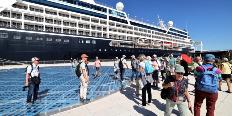 Zadar proglašen najboljom City break destinacijom. I priznanje za Ambasadore turizma stiglo do Zadra…