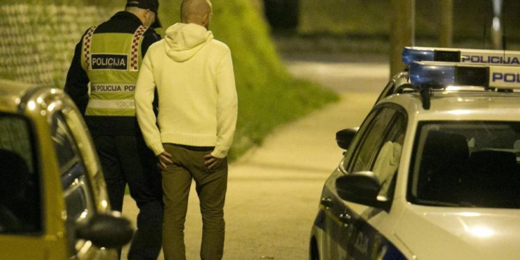 Zadarski – Policija zaustavila 44-godišnjaka na Benkovačkoj cesti. Odbio je test na drogu