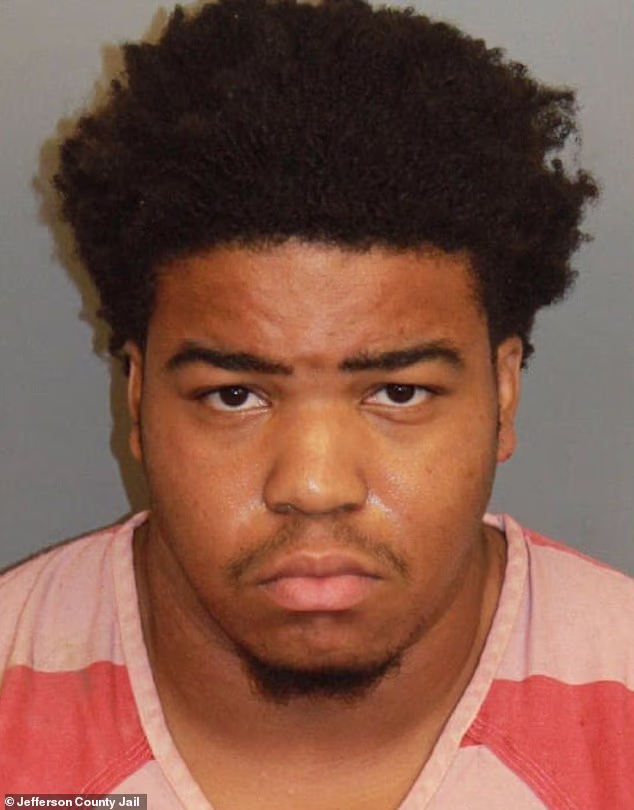 Zastrašujuća slika koledž igrača optuženog da je nožem izbo suigrače puštena je nakon uhićenja