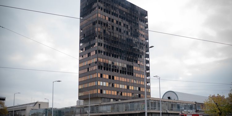 Završen pregled statičara: Postoji ozbiljnije pukotine na Vjesniku, uvijek postoji mogućnost djelomičnog urušavanja