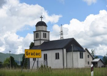 Zvijer bez kontrole mjesecima terorizira ljude u Gračacu: ‘Već je jednom napao’