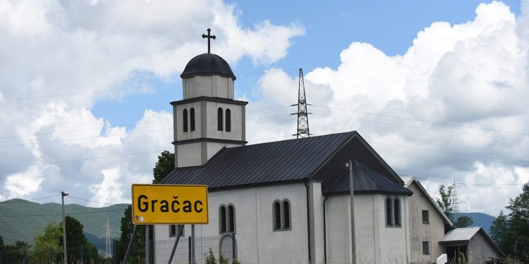 Zvijer bez kontrole mjesecima terorizira ljude u Gračacu: ‘Već je jednom napao’