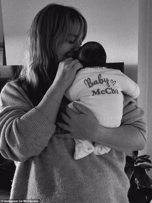 Zvijezda Atomic Kitten Liz McClarnon, 44, dijeli prvu snimku svog dječaka nakon poroda nakon višegodišnje borbe da zatrudni i osam rundi IVF-a