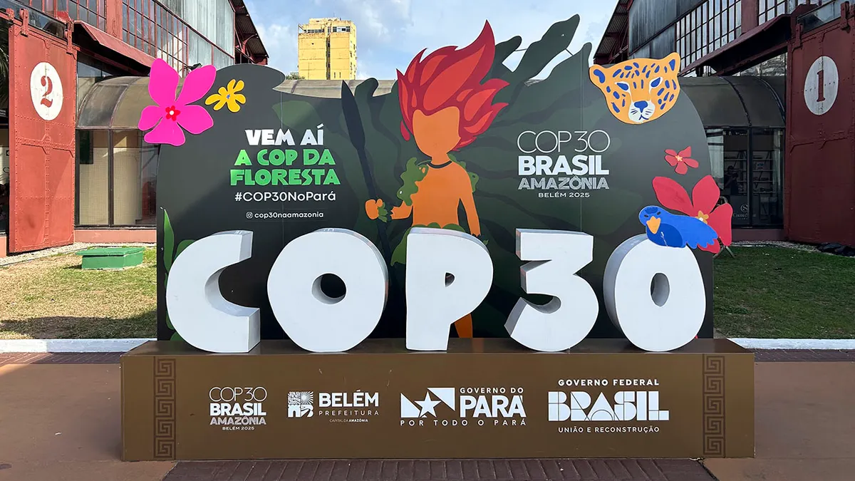 Ovaj prikaz prikazuje logotip COP30 na stanici Docks u Belemu, država Para, Brazil 24. listopada 2025.