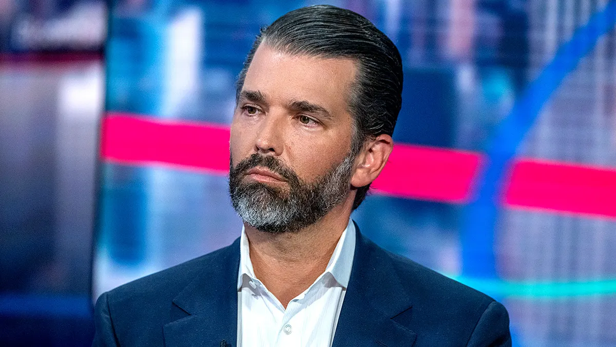 Donald Trump Jr. govori tijekom intervjua za Bloomberg televiziju u New Yorku.