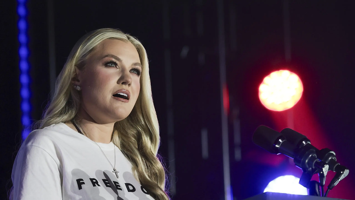 Erika Kirk govori na TPUSA Ole Miss eventu.