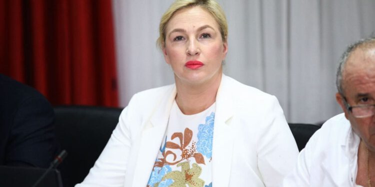 Službeno potvrđeno! Miranda Ivanišević Dvornik (HGS) postala je ravnateljica Javne ustanove Športski objekti Split. Vijeće je potvrdilo dosadašnju vršiteljicu dužnosti