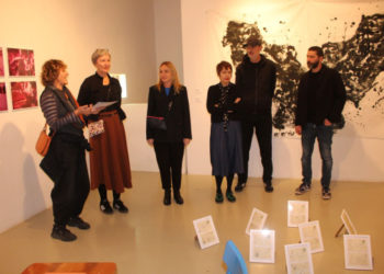 Grad − Četiri srbijanska umjetnika zanimljivom izložbom upriličili lijepu večer u 'Flori' (FOTO)