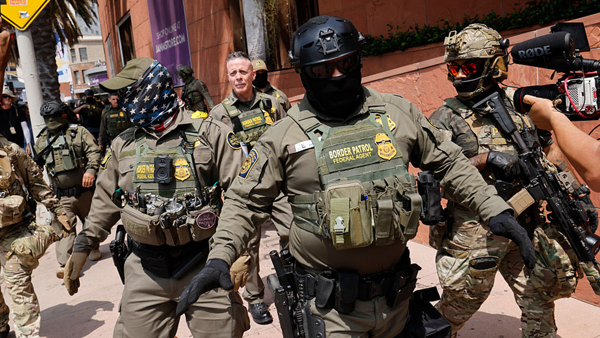 ledeni agenti-marš-grad