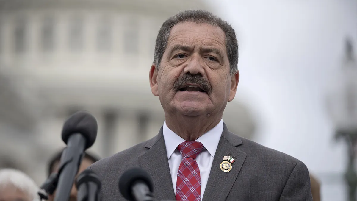 Rep. Jesus 'Chuy' Garcia govori u DC-u