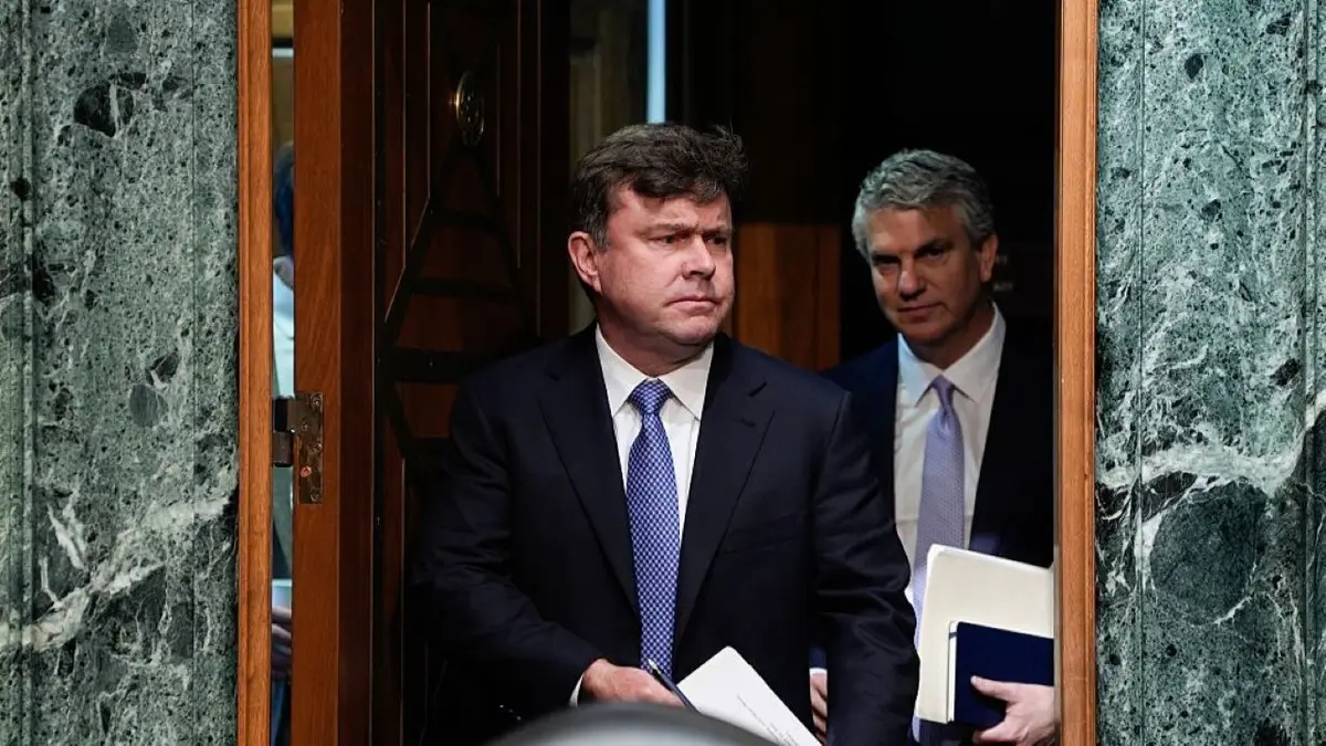 John Hurley priprema se za govor u Kongresu