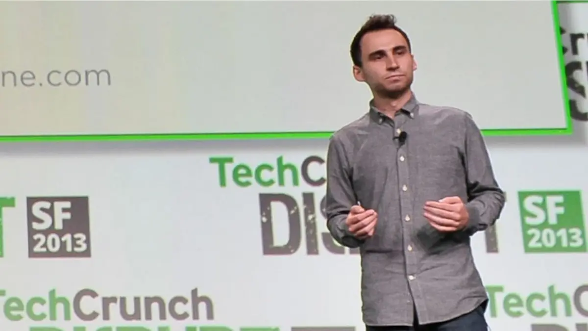 Nikita Bier govori gomili