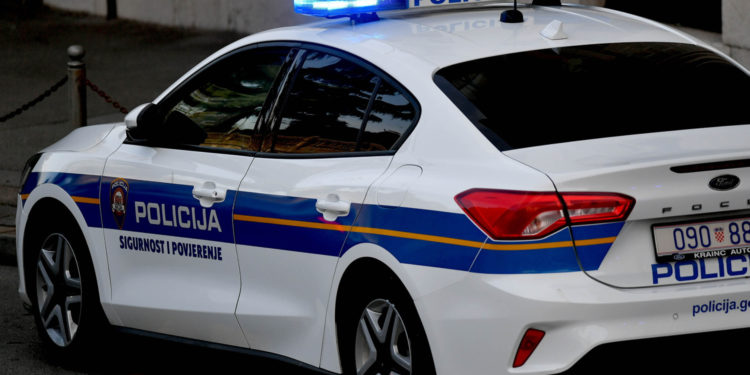 U teškoj nesreći u Splitu poginuo vozač motocikla: Službe na terenu