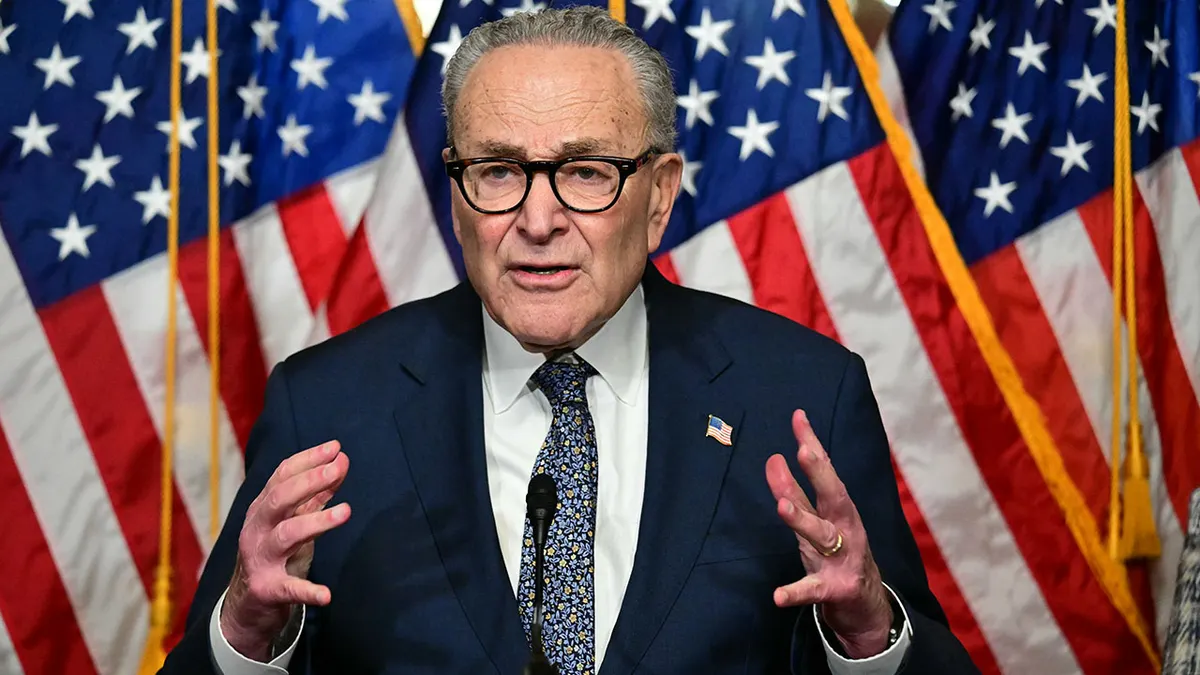 Vođa manjine u Senatu Chuck Schumer, DN.Y., govori na konferenciji za novinare.