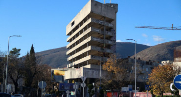 Staklena banka u Mostaru