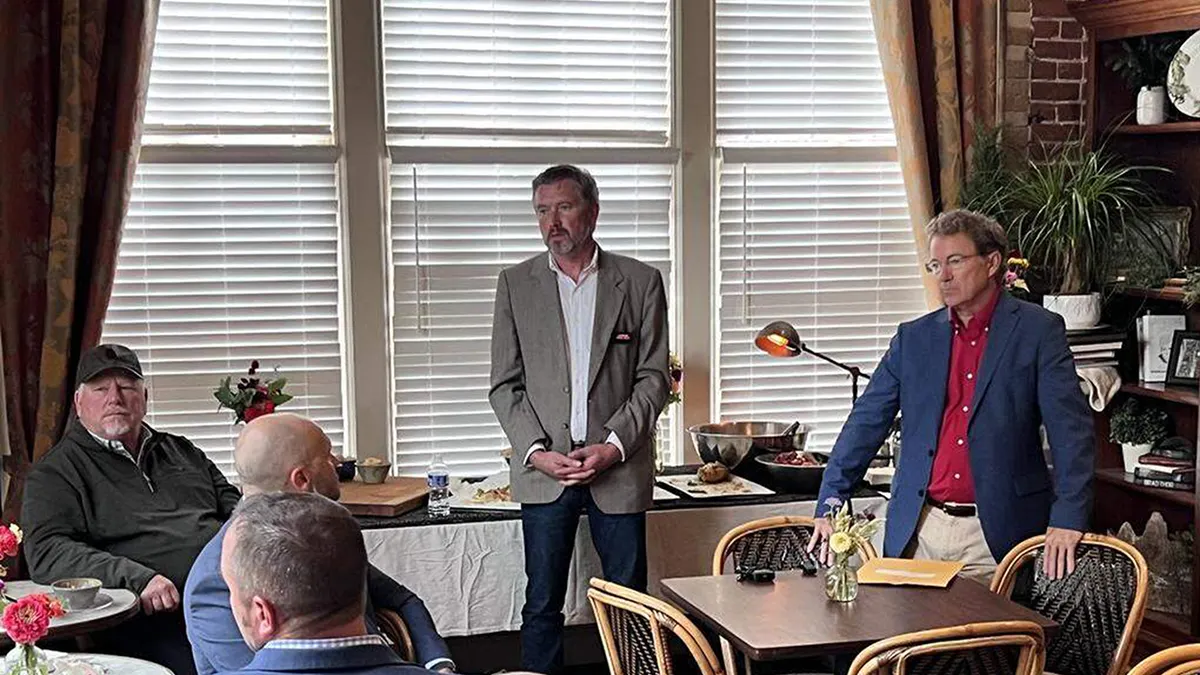 Rep. Thomas Massie i senator Rand Paul