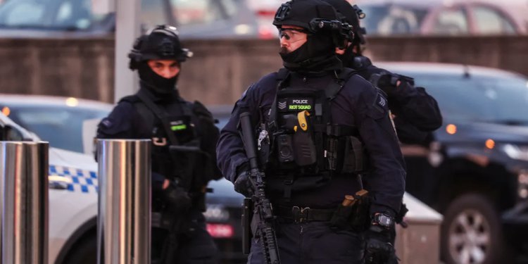 10 mrtvih u masovnoj pucnjavi na australskoj plaži Bondi za vrijeme Hanuke