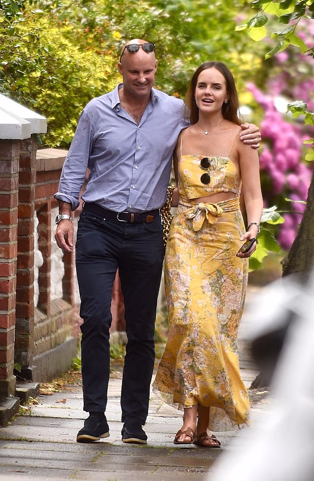 Legenda engleskog kriketa Andrew Strauss (48) zaljubio se u PR-izvršnicu prije otprilike dvije godine