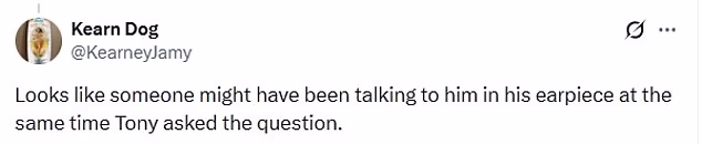 Drugi su sugerirali da je njegova slušalica možda dovela do neugodnog trenutka u eteru