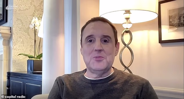 Govoreći na događaju In Conversation With... koji je vodila Sara Cox, Peter je rekao da je konačno napravio promjenu zbog zabrinutosti za svoje zdravlje (na slici prošli tjedan)