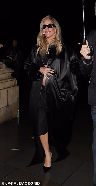 U to vrijeme, izvor je rekao za Daily Mail: 'Još je rano, ali Ellie i Beau su jako zaljubljeni, on je pravi romantičar i jako su slatki zajedno'