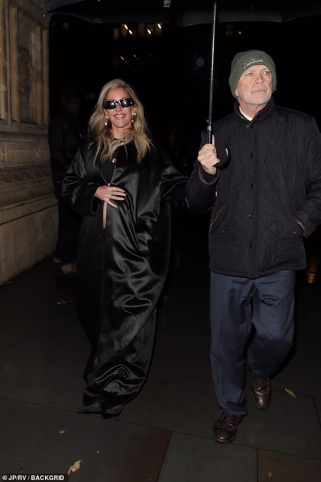 Insajder je dodao: 'Stvarno je lijepo gledati, jako je sretna'