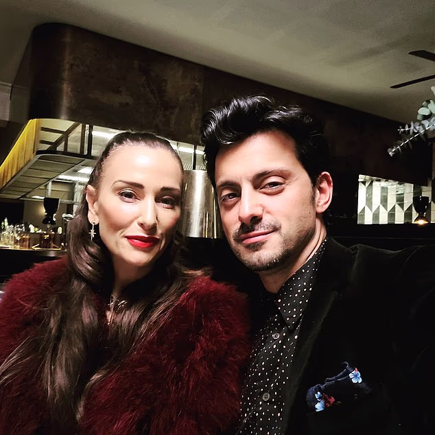 Vijest o novoj romansi dolazi nekoliko godina nakon što je Kyla potvrdila da se rastaje od zaručnika Kyriacosa Christodouloua (desno) u siječnju 2022., nakon otprilike osam godina zajedno