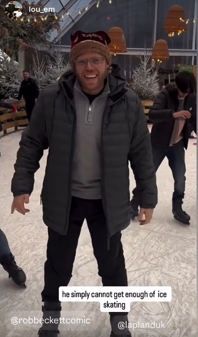 Osim Voguea, iskustvu je prisustvovao i smiješak Rob Beckett zajedno sa suprugom Lou i njihove dvije kćeri