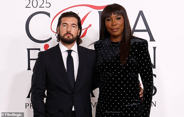 Par, snimljen u New Yorku ranije ove godine, imao je ceremoniju vjenčanja u Italiji u rujnu