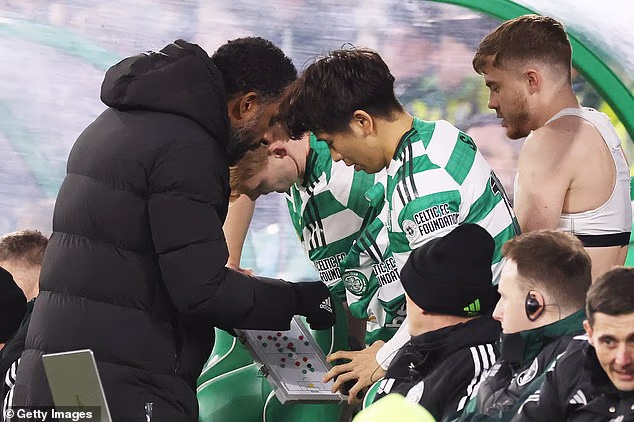 Nancy prenosi svoju poruku dok se Celticove zamjene pripremaju za ulazak protiv Aberdeena