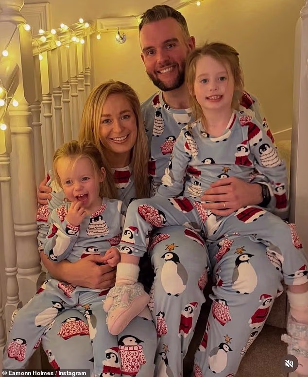 Eamonn Holmes' podijelio je fotografiju sina Declana i njegove obitelji