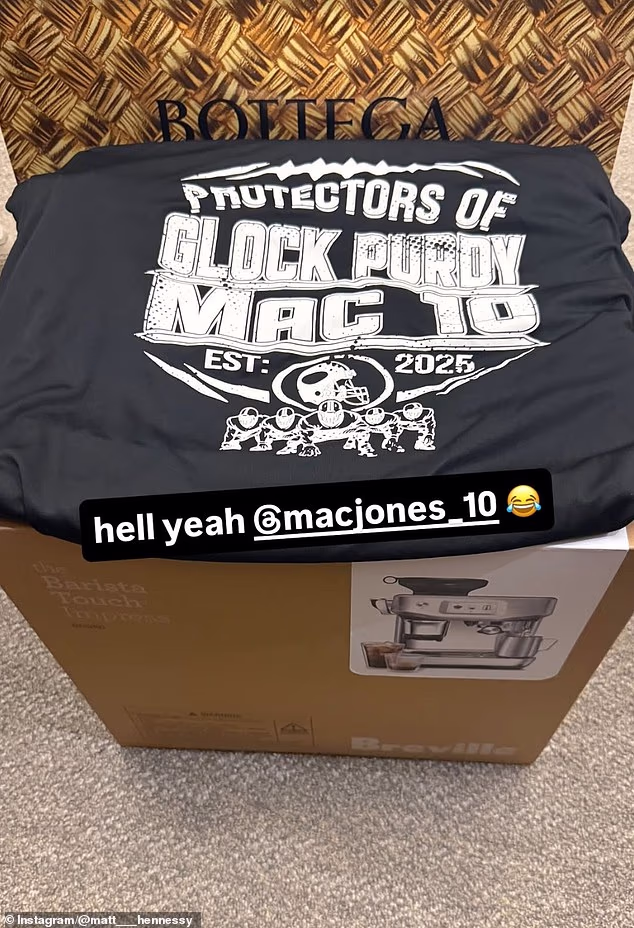 Čini se da je rezervni bek Mac Jones poklonio svom napadačkom liniji aparat za kavu