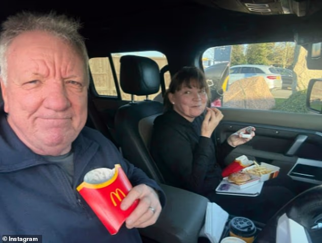 TV voditeljica za doručak Lorraine Kelly provela je svoj Boxing Day ušuškana u bezobraznom McDonald'su dok je njezin suprug Steve Smith dijelio fotografiju njih dvoje