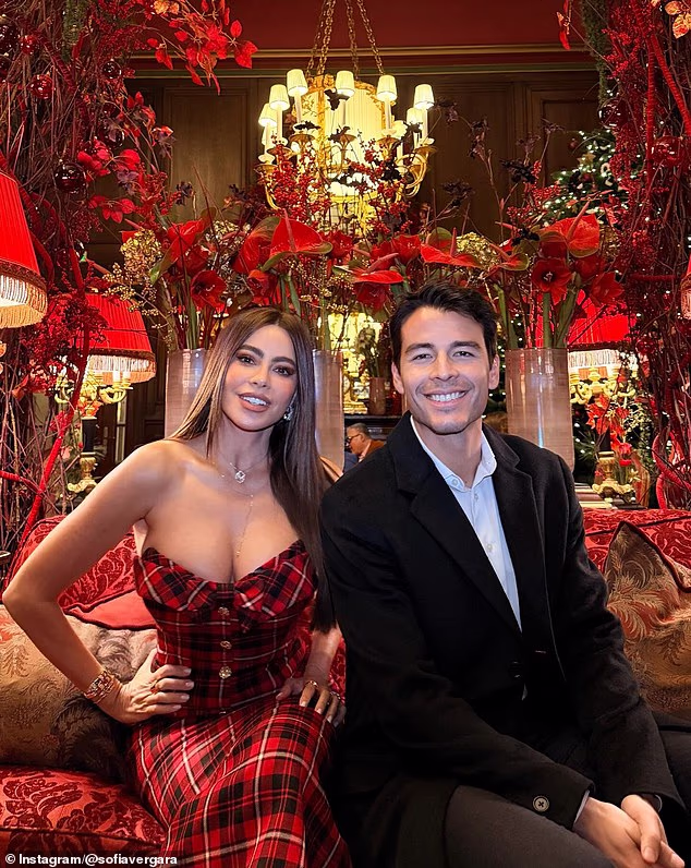 Društvo joj je pravio 34-godišnji sin Manolo, kuhar, kojeg je dočekala s prvim suprugom i srednjoškolskom ljubavi Joeom Gonzalezom