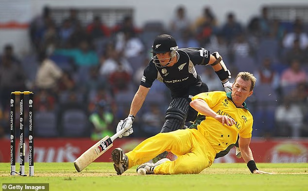 Lee je ciljao probiti granicu od 160 kmh/100 mph, poput jednog od svojih idola, Jeffa Thomsona – i uspio je upravo to tijekom svoje blistave karijere