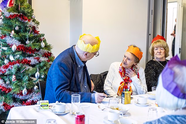 Hugh MacDonald iz Daily Mail Sporta razgovara s 93-godišnjom Catherine Morrison na večeri