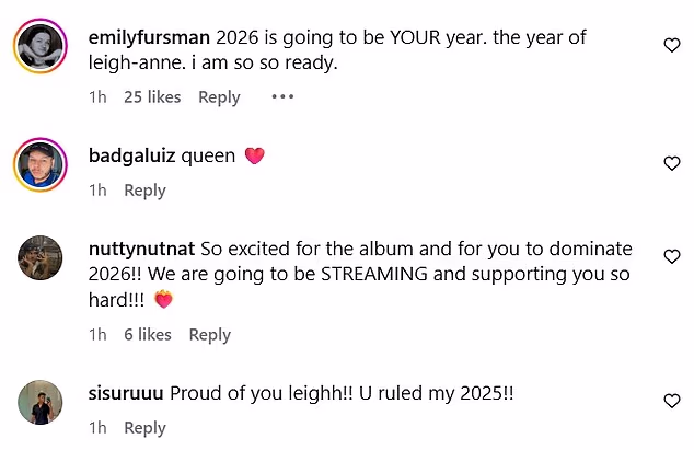 Obožavatelji su pohrlili u komentare kako bi iskazali svoju podršku Leigh-Anne najavljujući da su spremni za streamanje u novoj godini