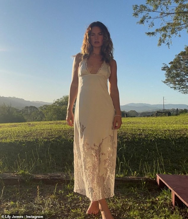 Lily je izjavila da je 'zahvalna i uzbuđena za sljedeću godinu' dok je razmišljala o dobrim vremenima koja dolaze u 2026.