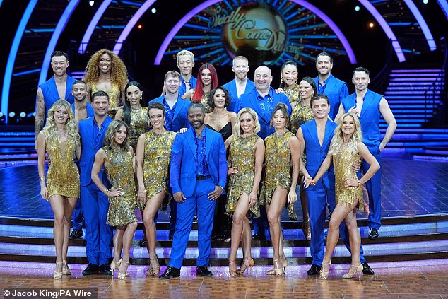 Glumit će uz Aljaža Škorjaneca, Gorku Marquez, Kaija Widdringtona, Janette Manrara, Lauren Oakley i Karen Hauer na posebnom vanjskom događaju u proljeće i ljeto 2026. (njegove bivše kolegice na fotografiji 2025.)