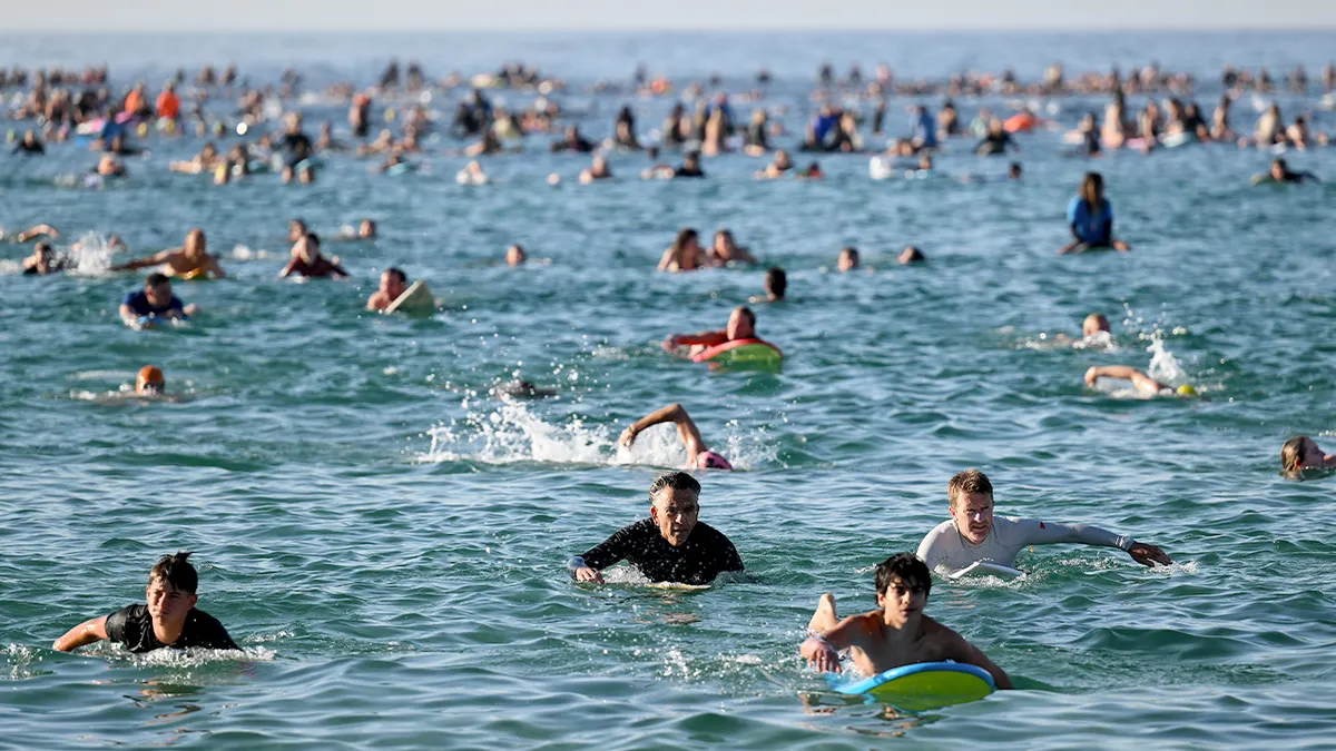 Surferi se vraćaju na plažu Bondi