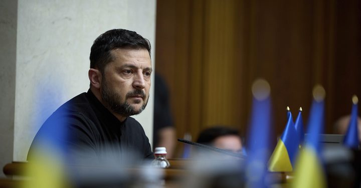 Zelenski u velikim problemima? Popularni general mogao bi preuzeti vlast