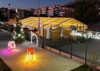 ADVENT U PODSTRANI Veliki adventski šator spreman za otvorenje