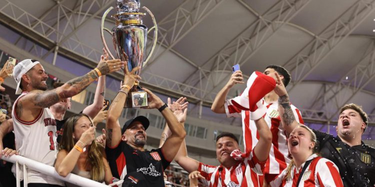 Argentinsko prvenstvo, Veronov Estudiantes prvak s Militovim Racingom